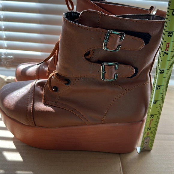 Platform Shoes - Picture 6 of 7